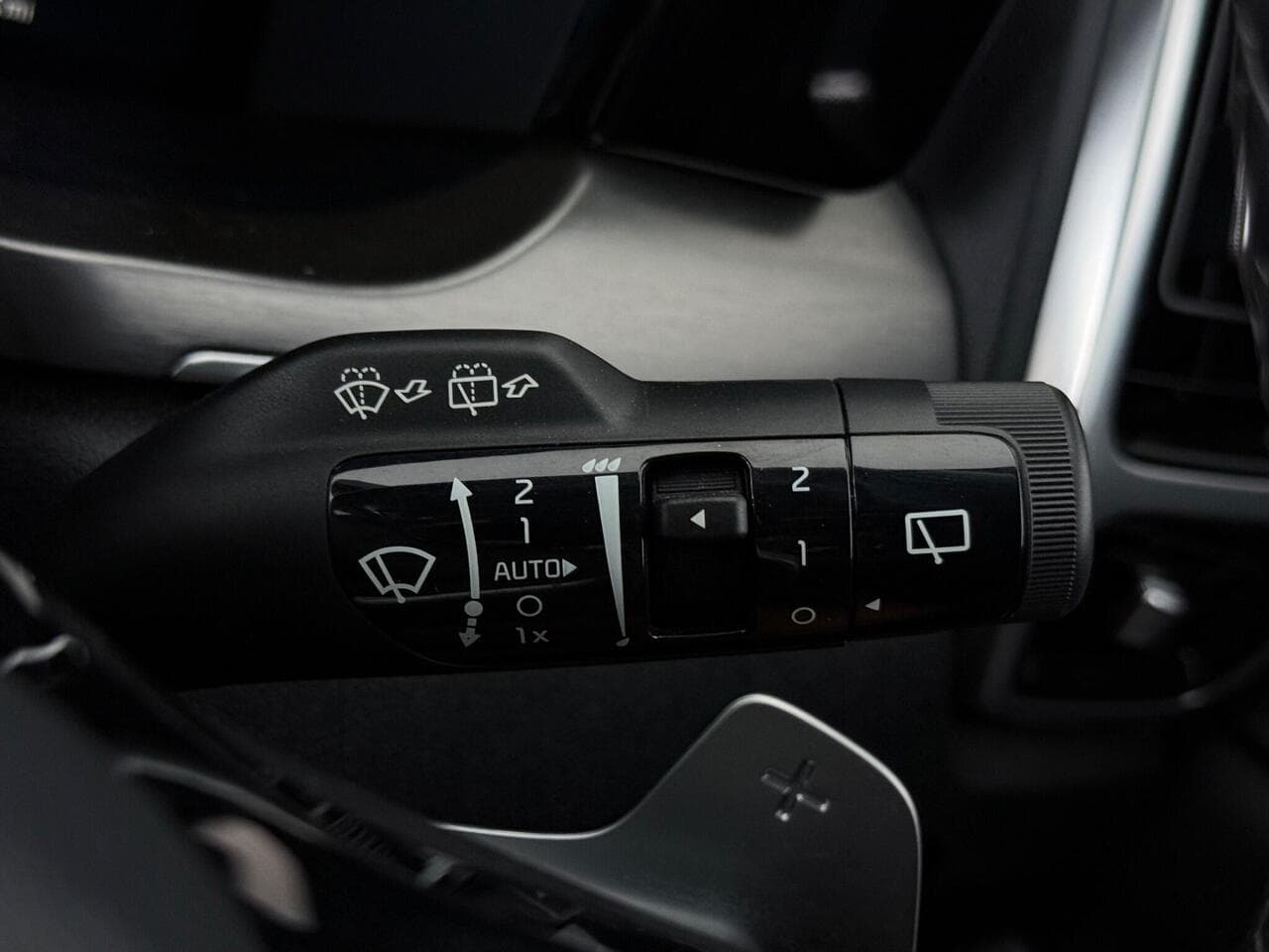 Kia Sorento thumbnail Misc Controls