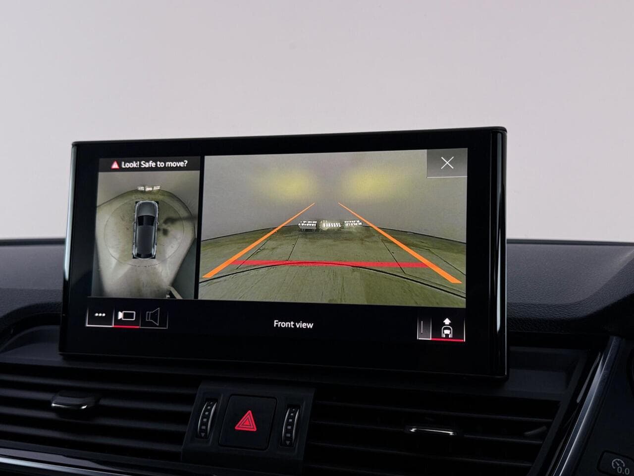 Audi Q5 thumbnail Infotainment System
