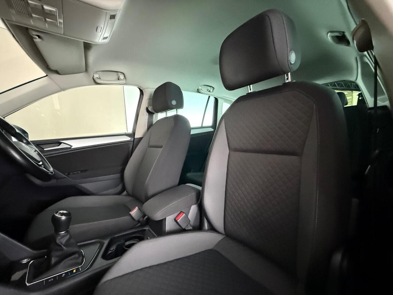Volkswagen Tiguan thumbnail Seat Front Passenger