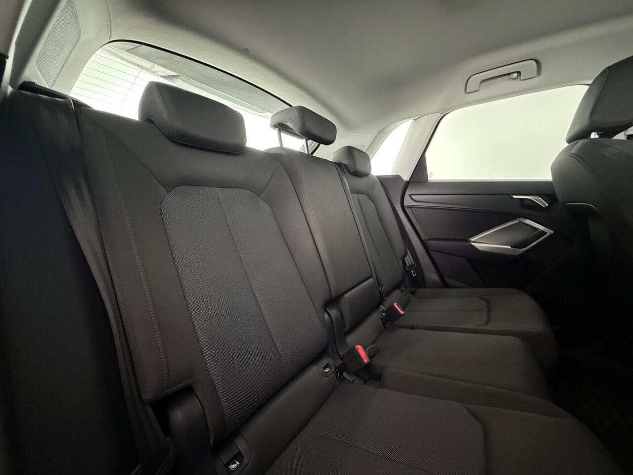Audi Q3 thumbnail Seats Rear