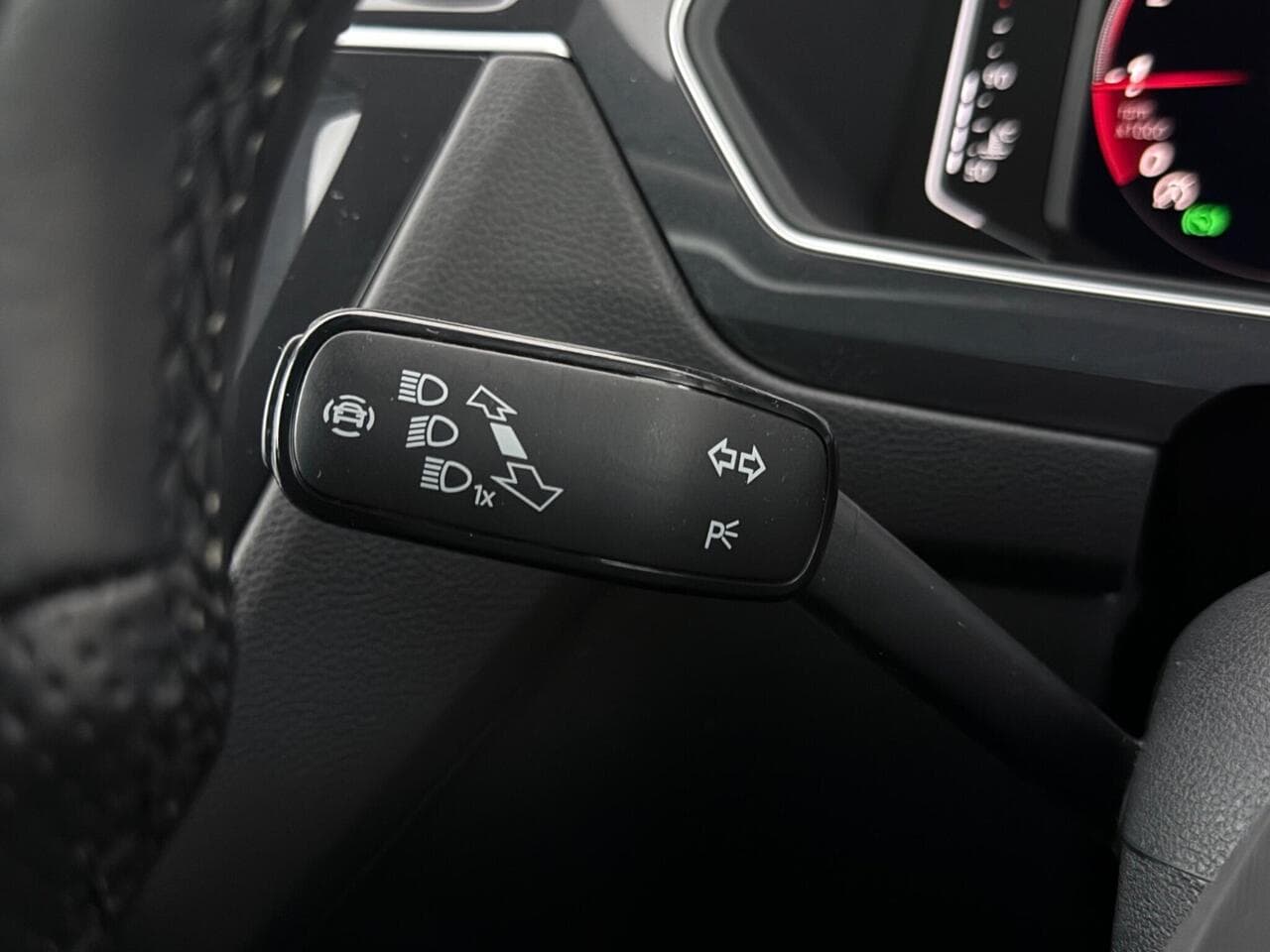 Volkswagen Tiguan thumbnail Misc Controls