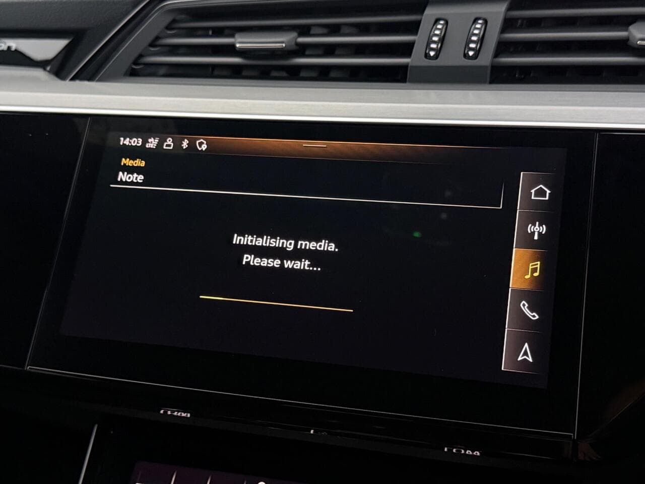Audi e-tron thumbnail Infotainment System