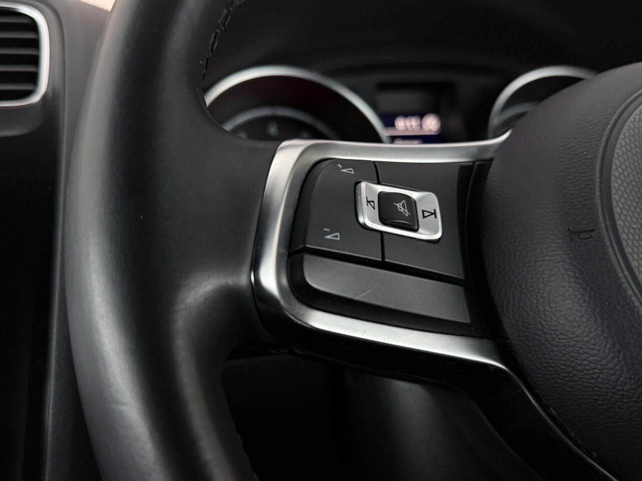 Volkswagen Scirocco thumbnail Misc Controls