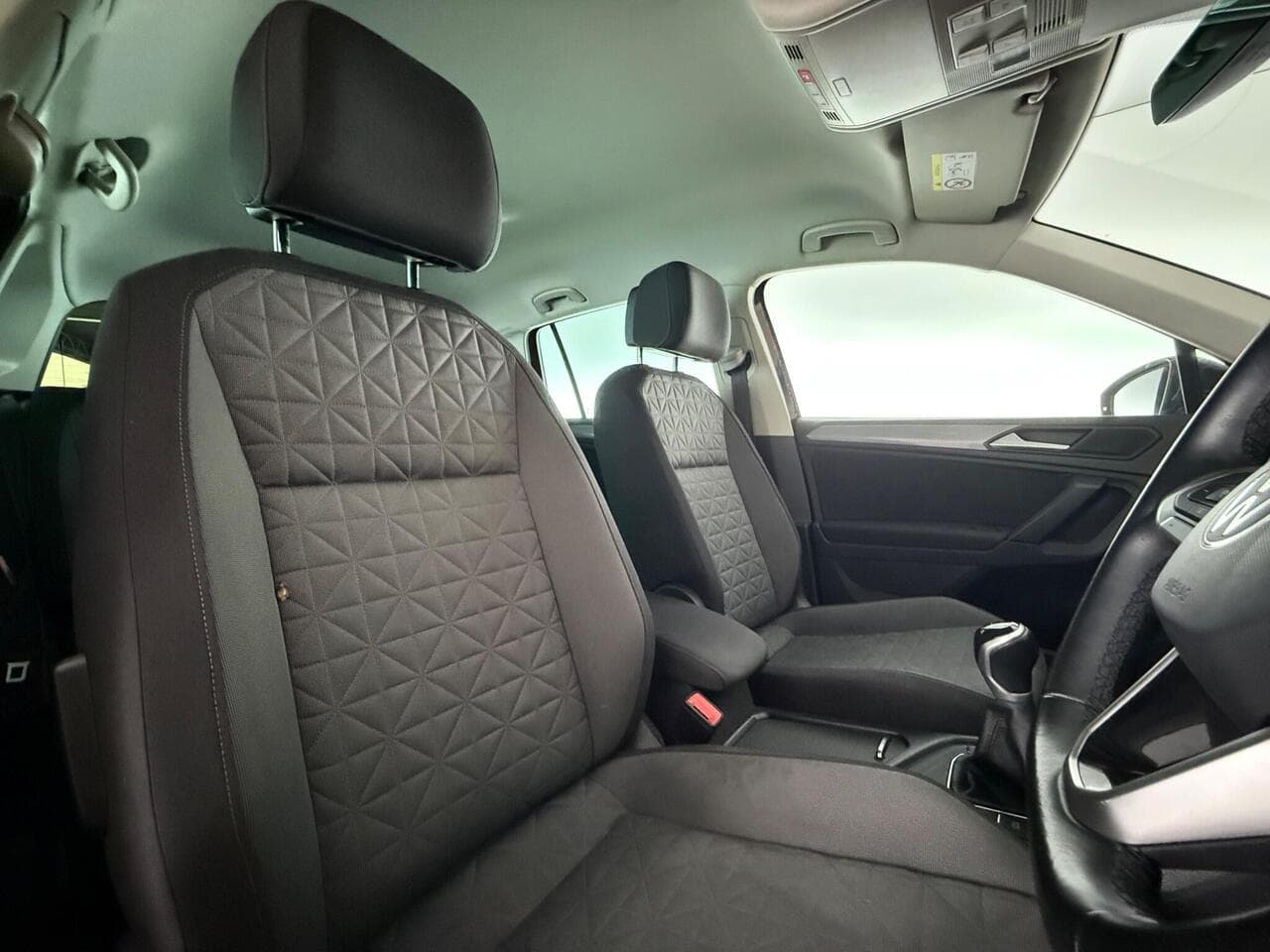 Volkswagen Tiguan thumbnail Seat Driver