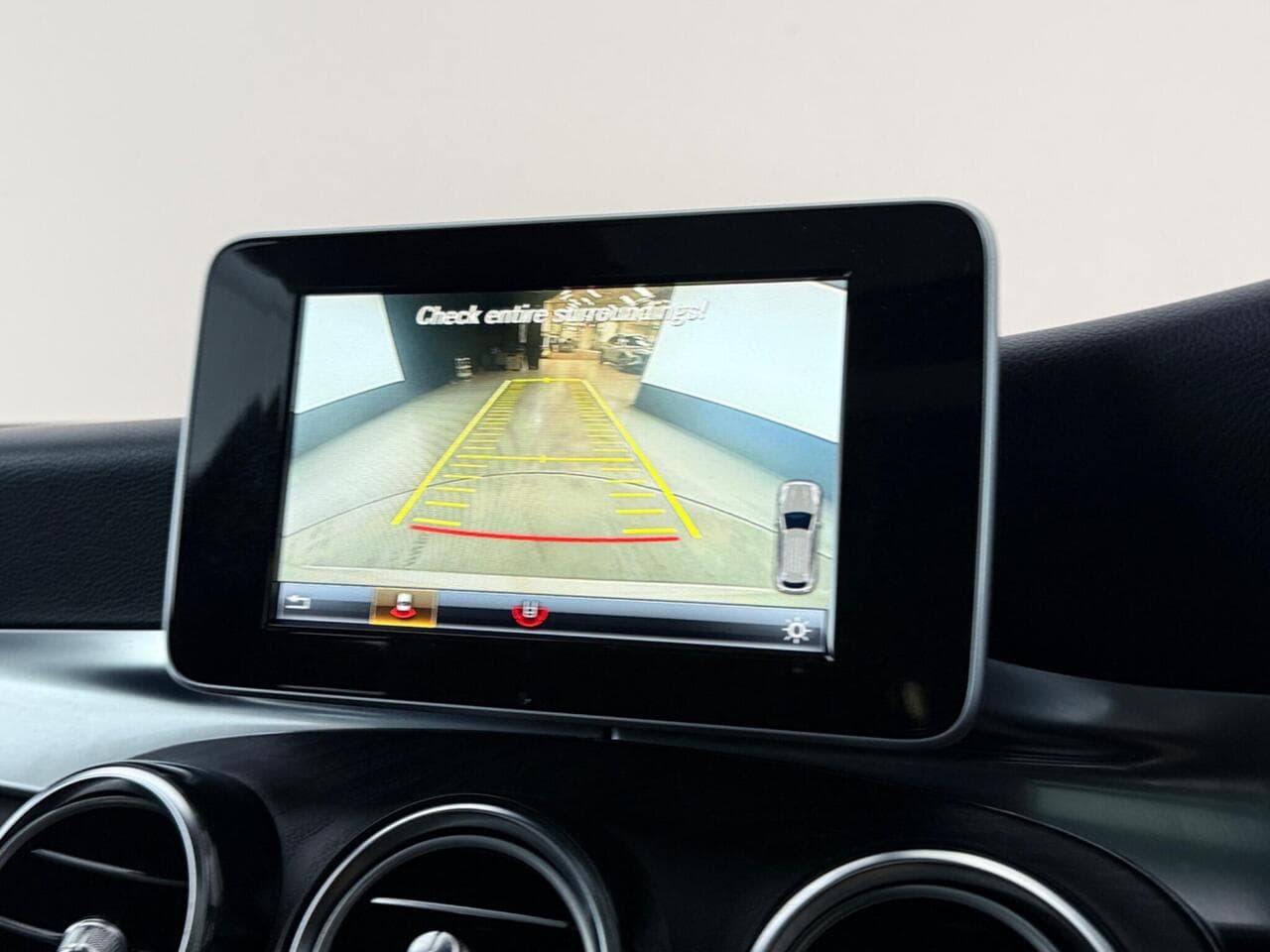 Mercedes-Benz GLC thumbnail Infotainment System