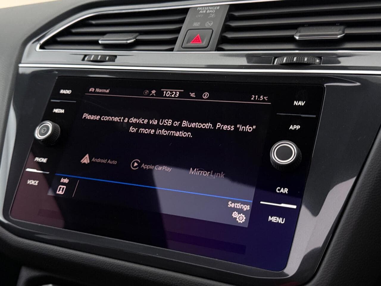 Volkswagen Tiguan Allspace thumbnail Infotainment System