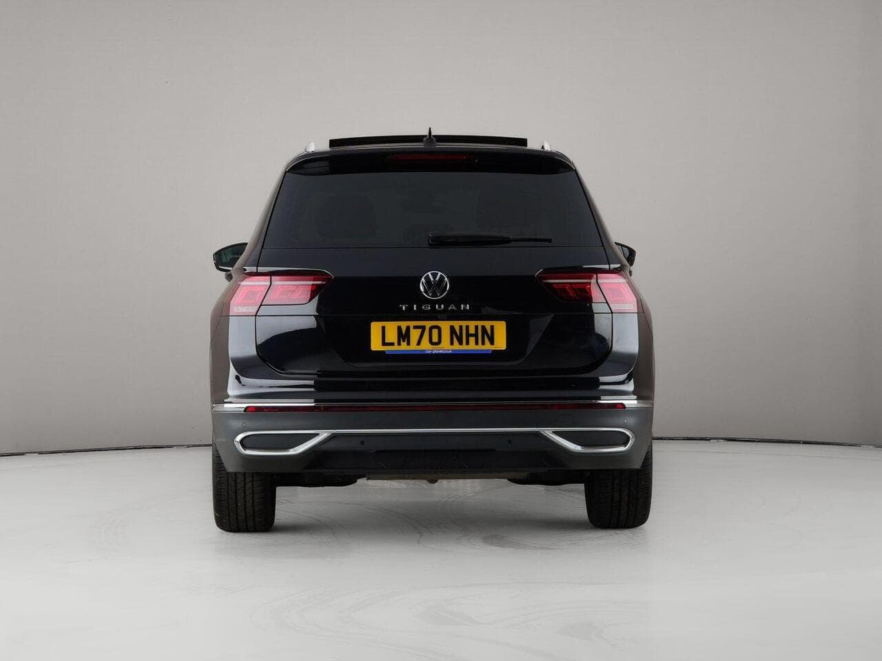 Volkswagen Tiguan thumbnail Rear
