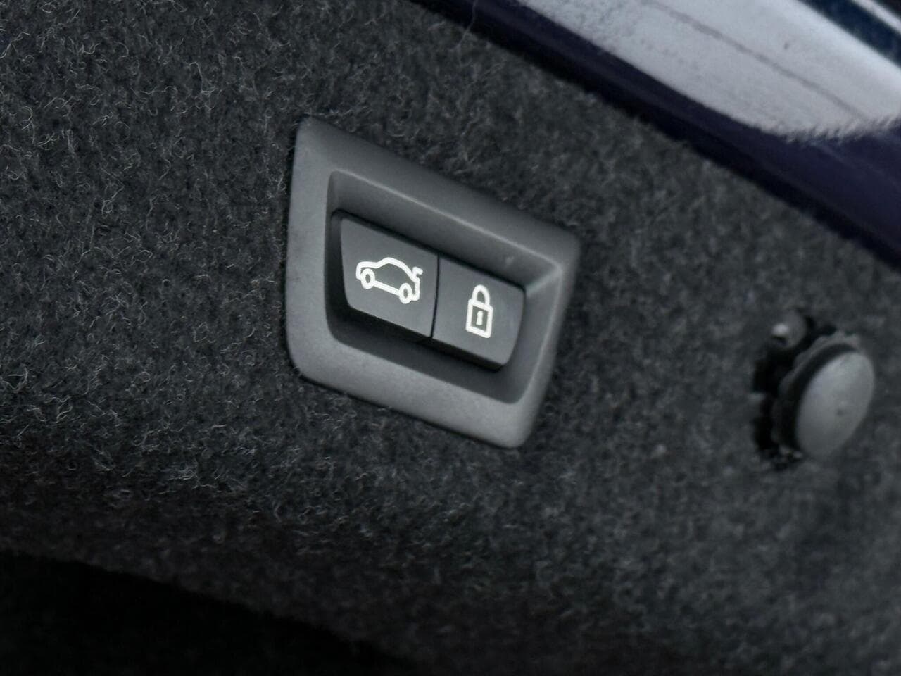 BMW 5 Series thumbnail Misc Controls