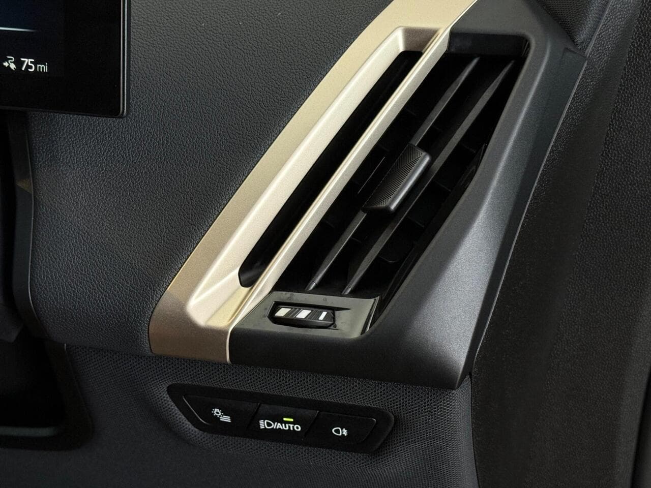 BMW iX thumbnail Misc Controls