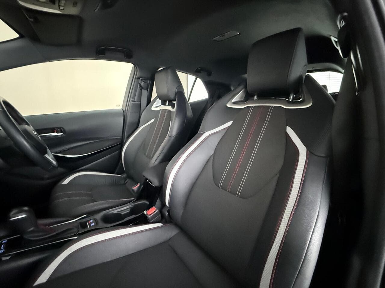 Toyota Corolla thumbnail Seat Front Passenger