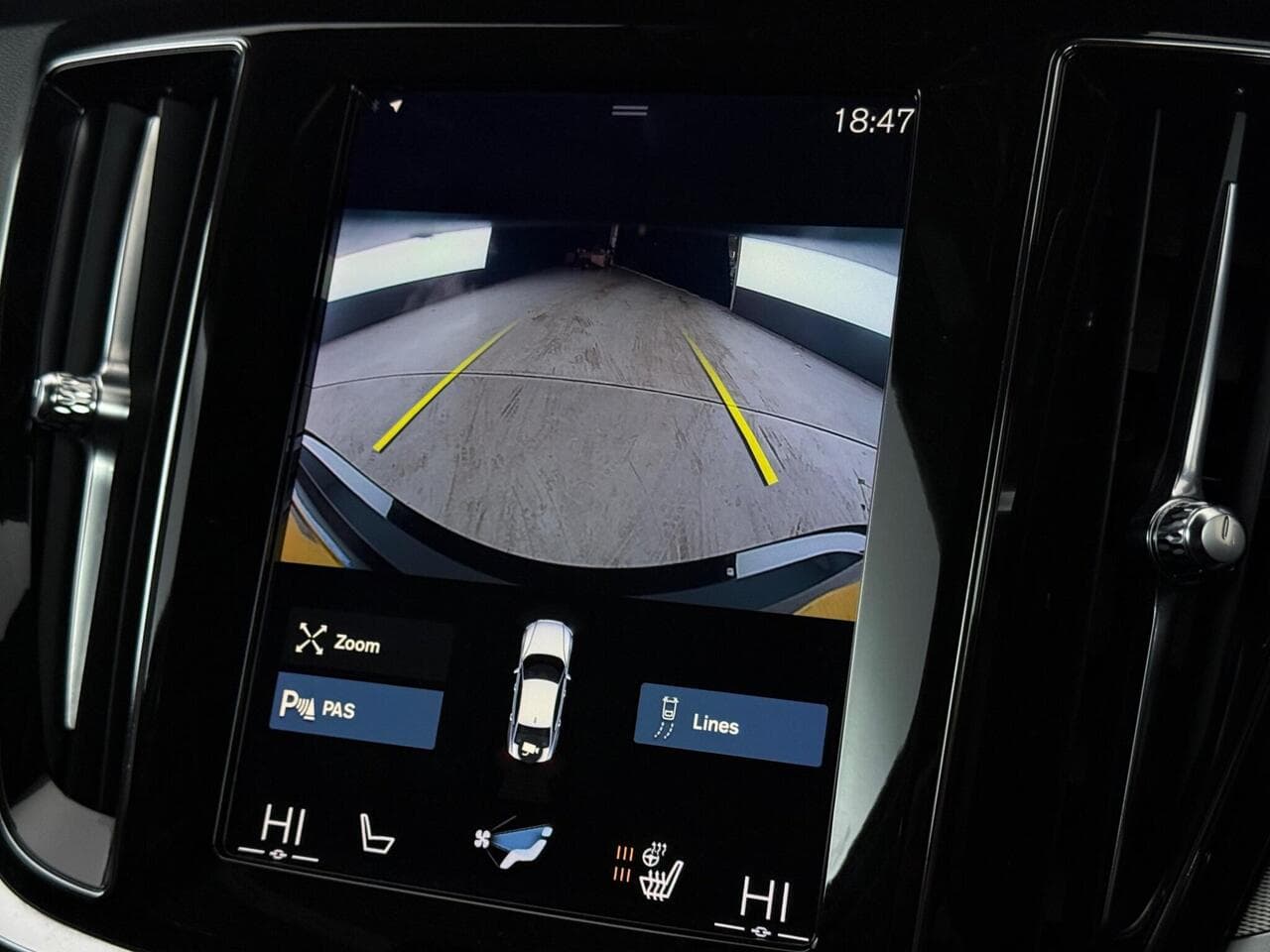 Volvo S60 thumbnail Infotainment System