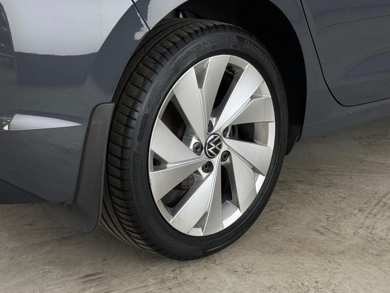 Volkswagen Golf thumbnail Wheel