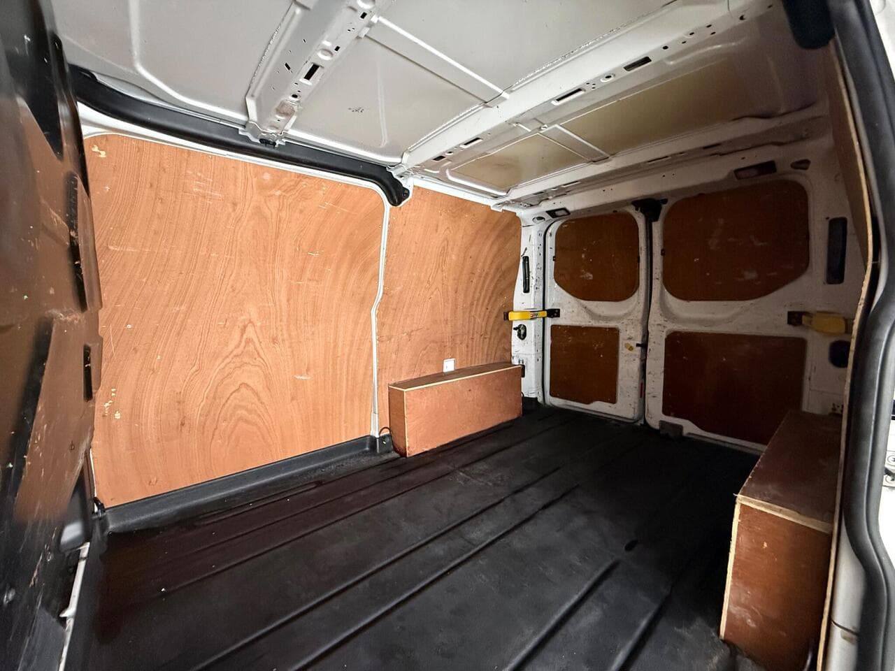 Ford Transit Custom thumbnail Cargo Space