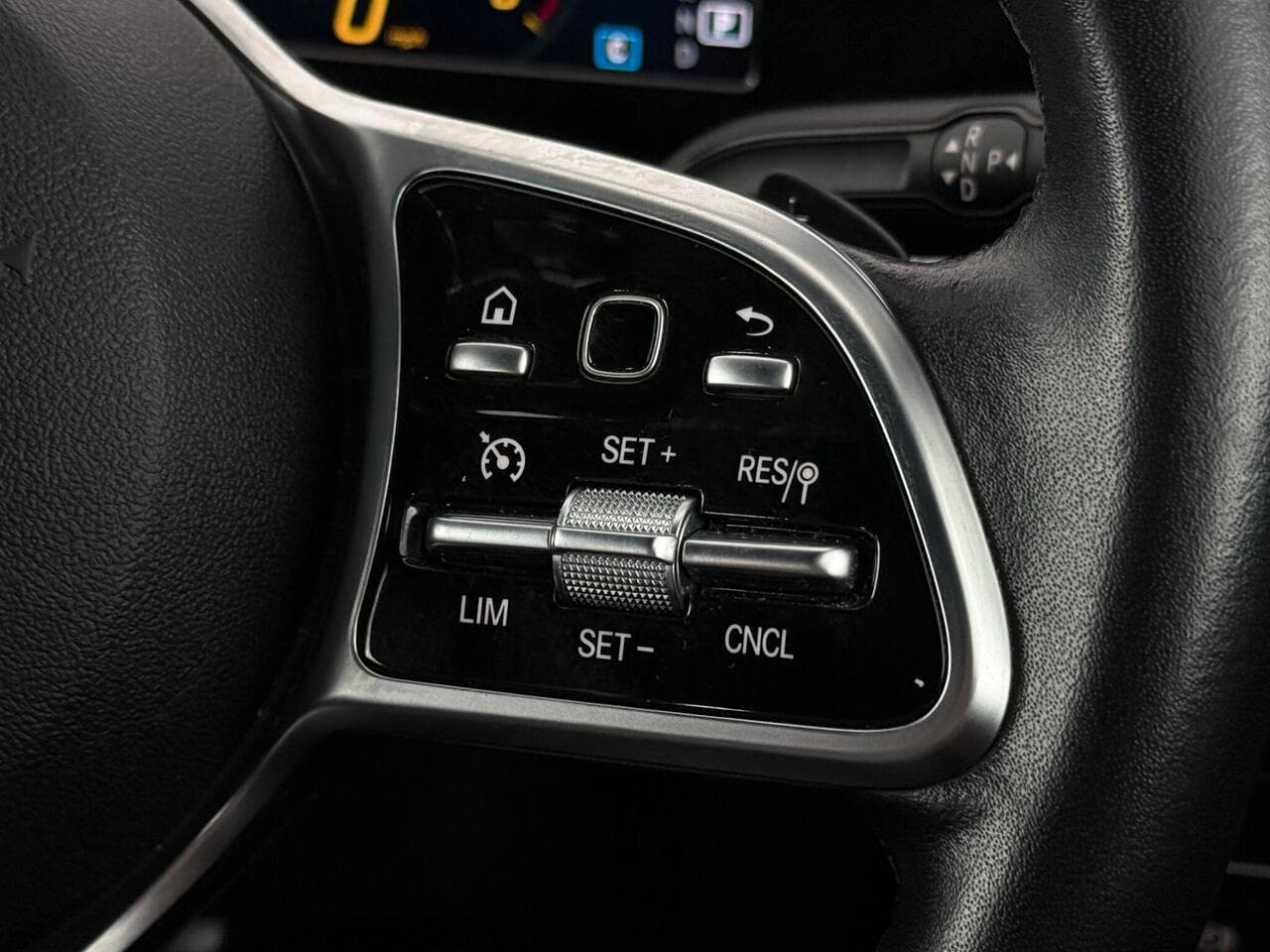 Mercedes-Benz B Class thumbnail Misc Controls