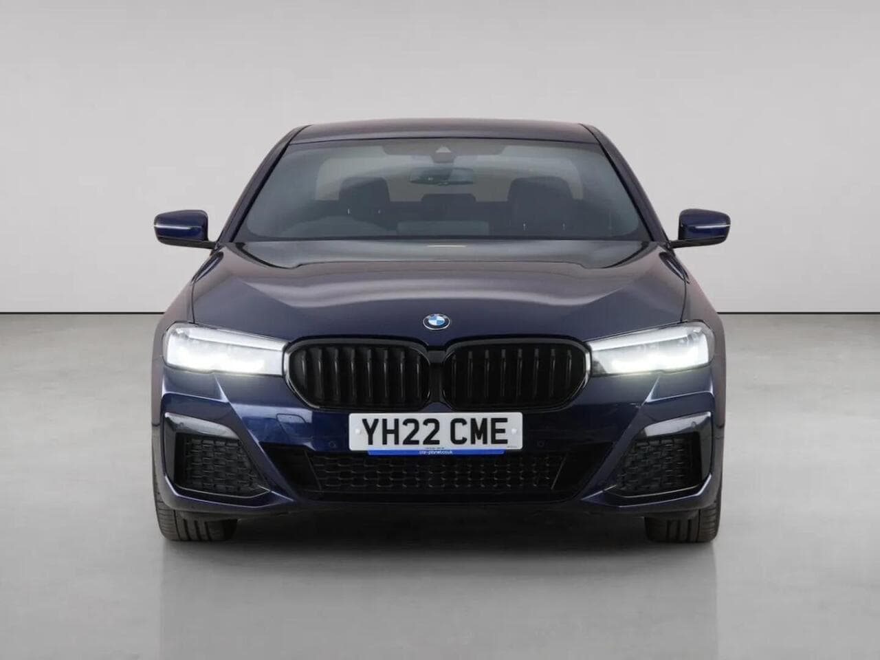 BMW 5 Series thumbnail Front