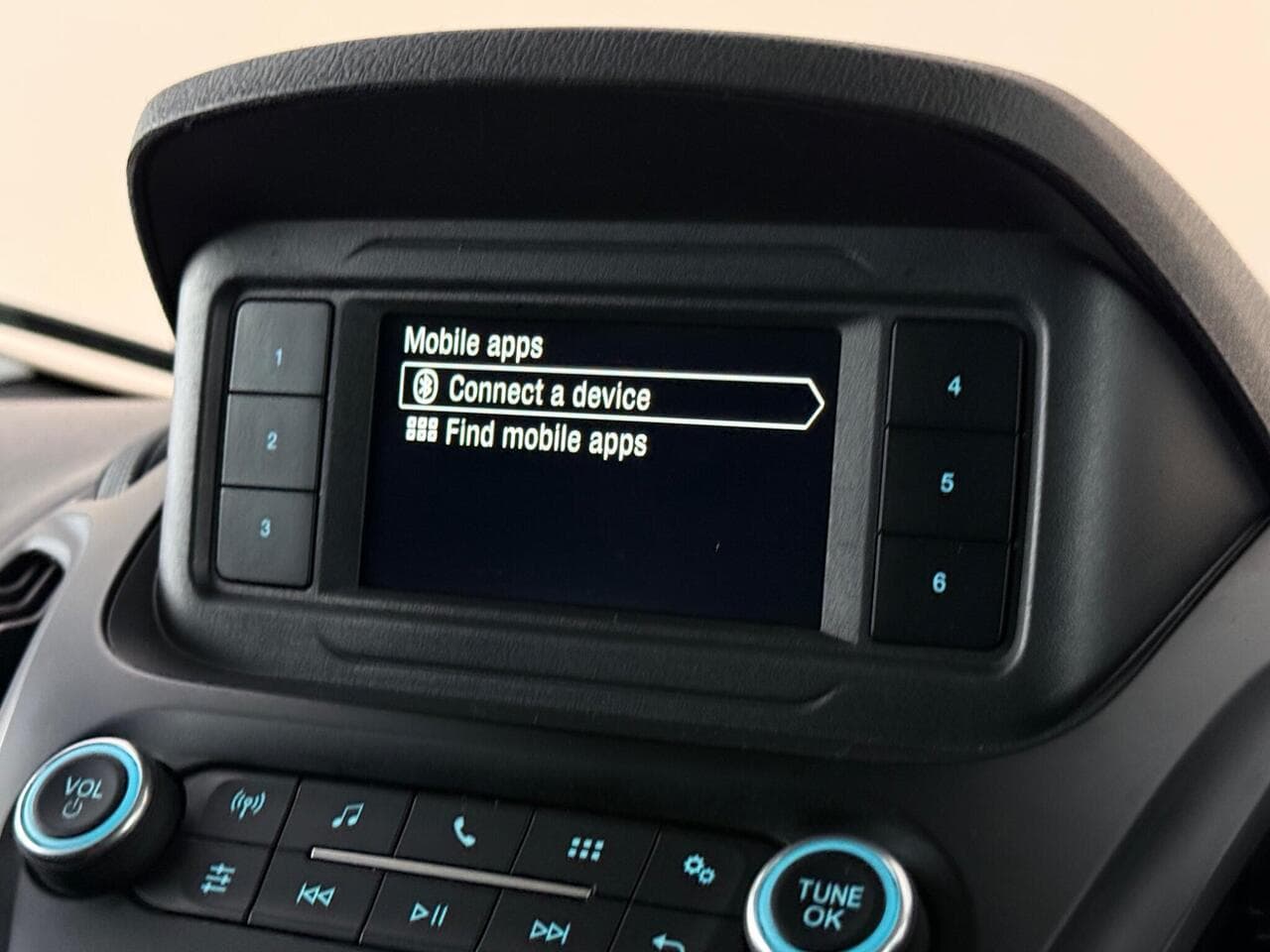Ford Transit Courier thumbnail Infotainment System