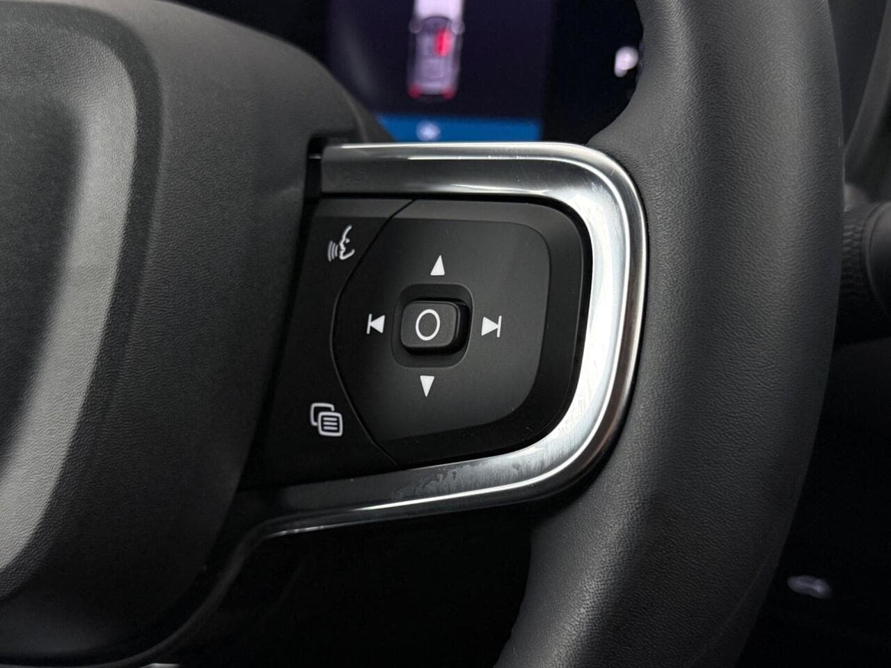 Volvo XC40 thumbnail Misc Controls