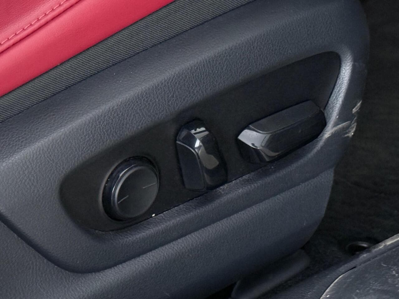Lexus UX thumbnail Misc Controls
