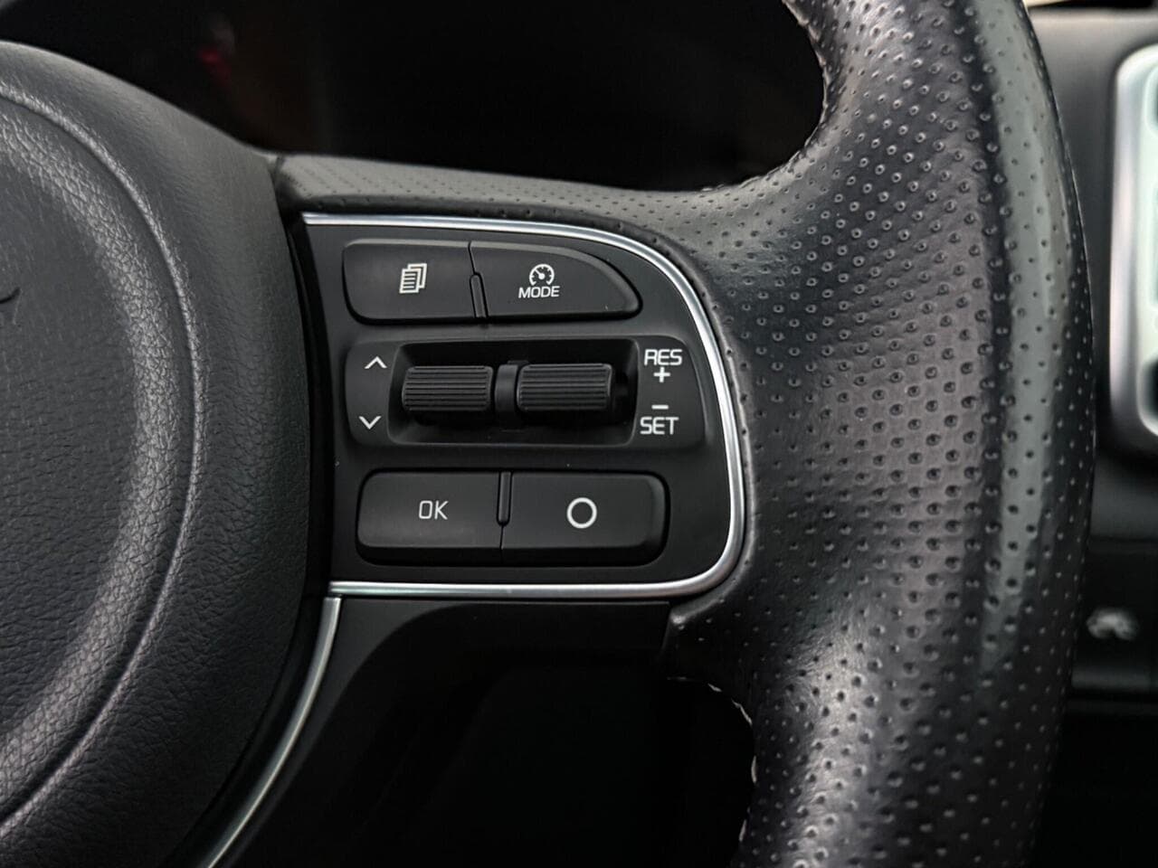Kia Sportage thumbnail Misc Controls