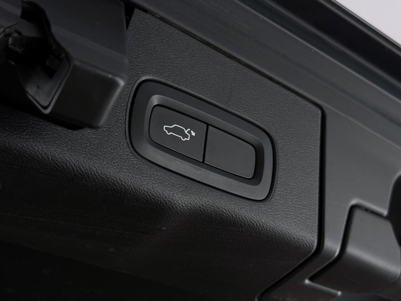 Volvo XC60 thumbnail Misc Controls