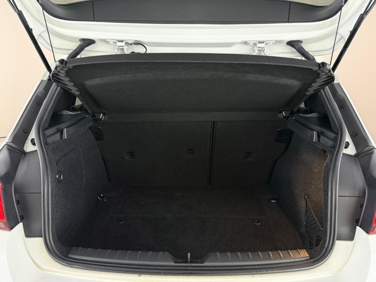 BMW 1 Series thumbnail Boot