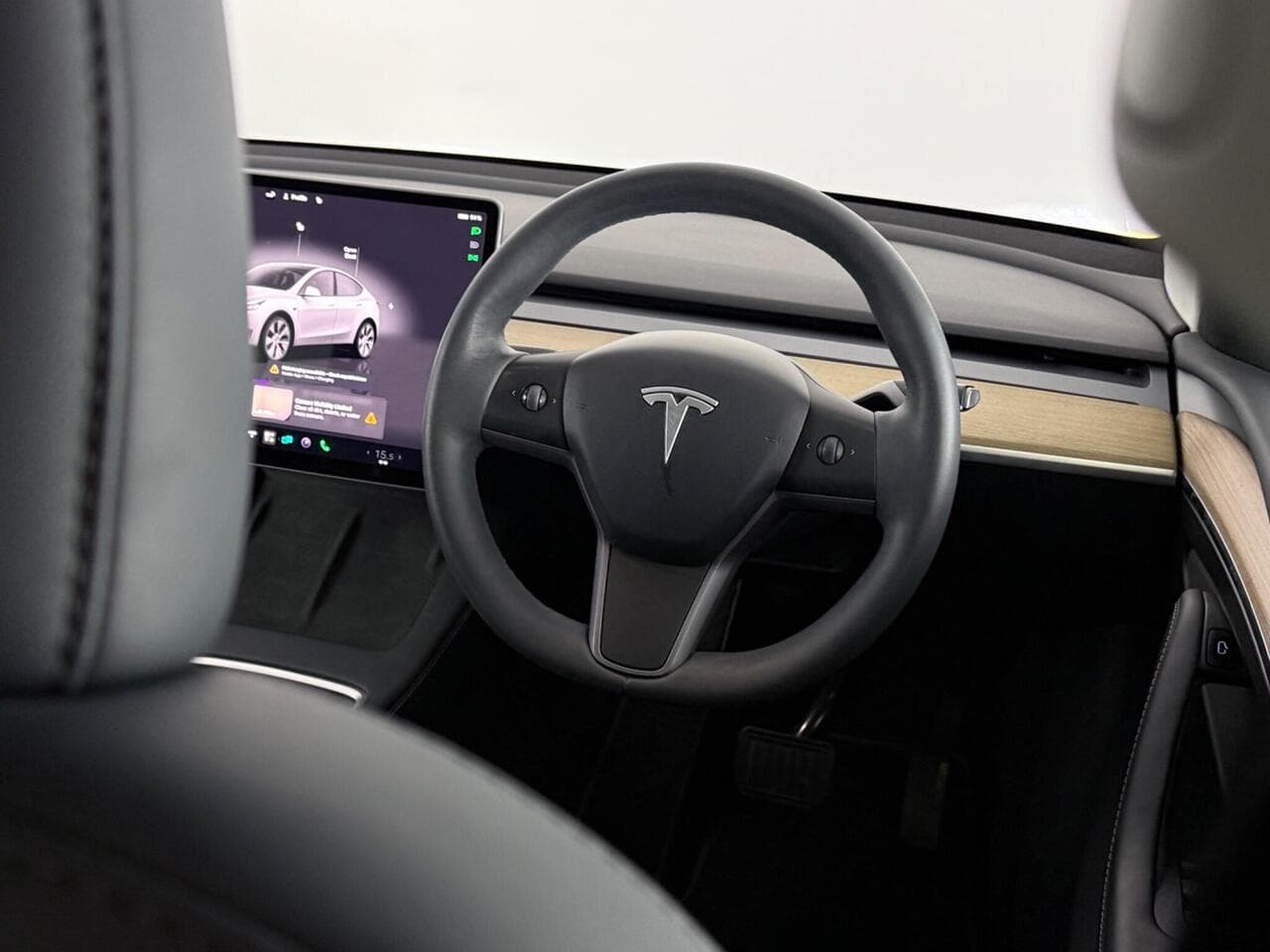 Tesla Model Y thumbnail Steering Wheel