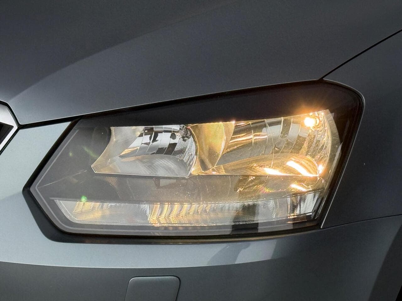 Skoda Yeti thumbnail Lights Front