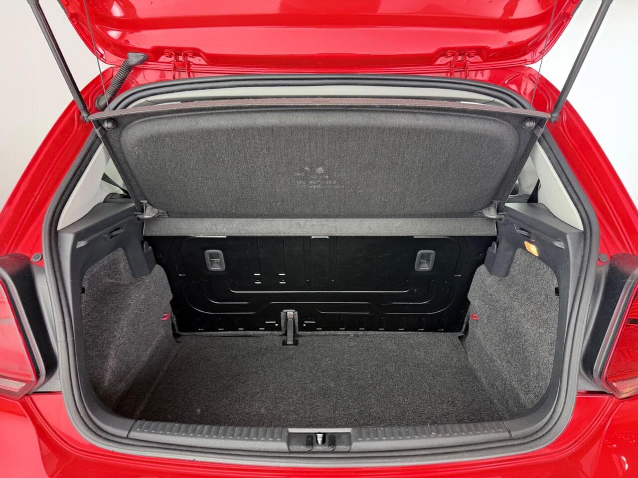 Volkswagen Polo thumbnail Boot