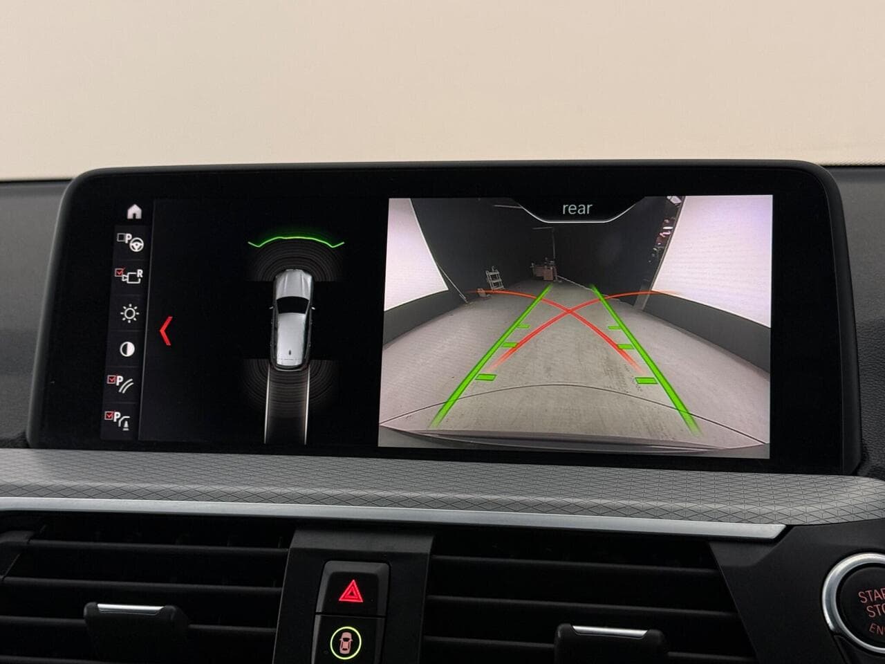 BMW X3 thumbnail Infotainment System