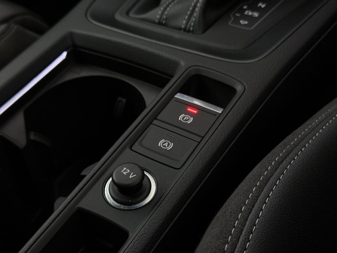 Audi Q3 thumbnail Misc Controls