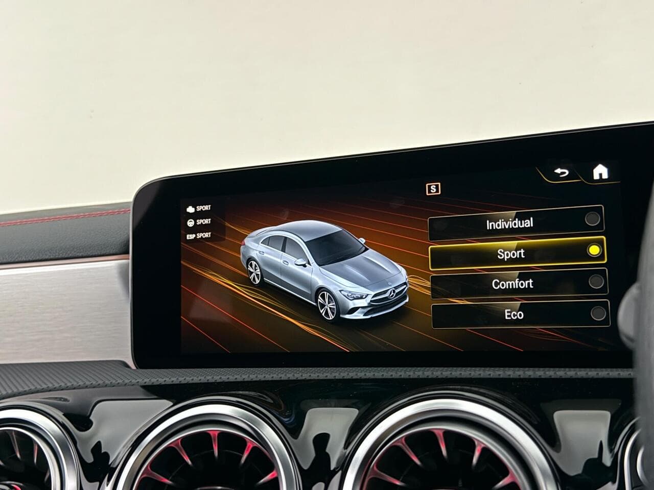 Mercedes-Benz CLA thumbnail Infotainment System