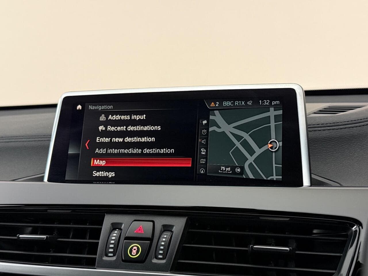 BMW X1 thumbnail Infotainment System