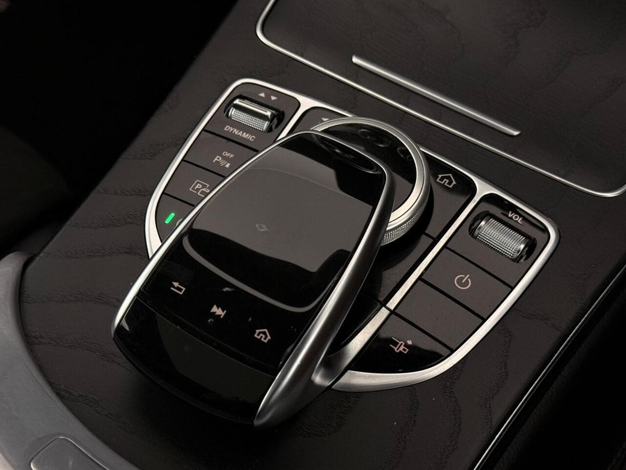 Mercedes-Benz C Class thumbnail Misc Controls