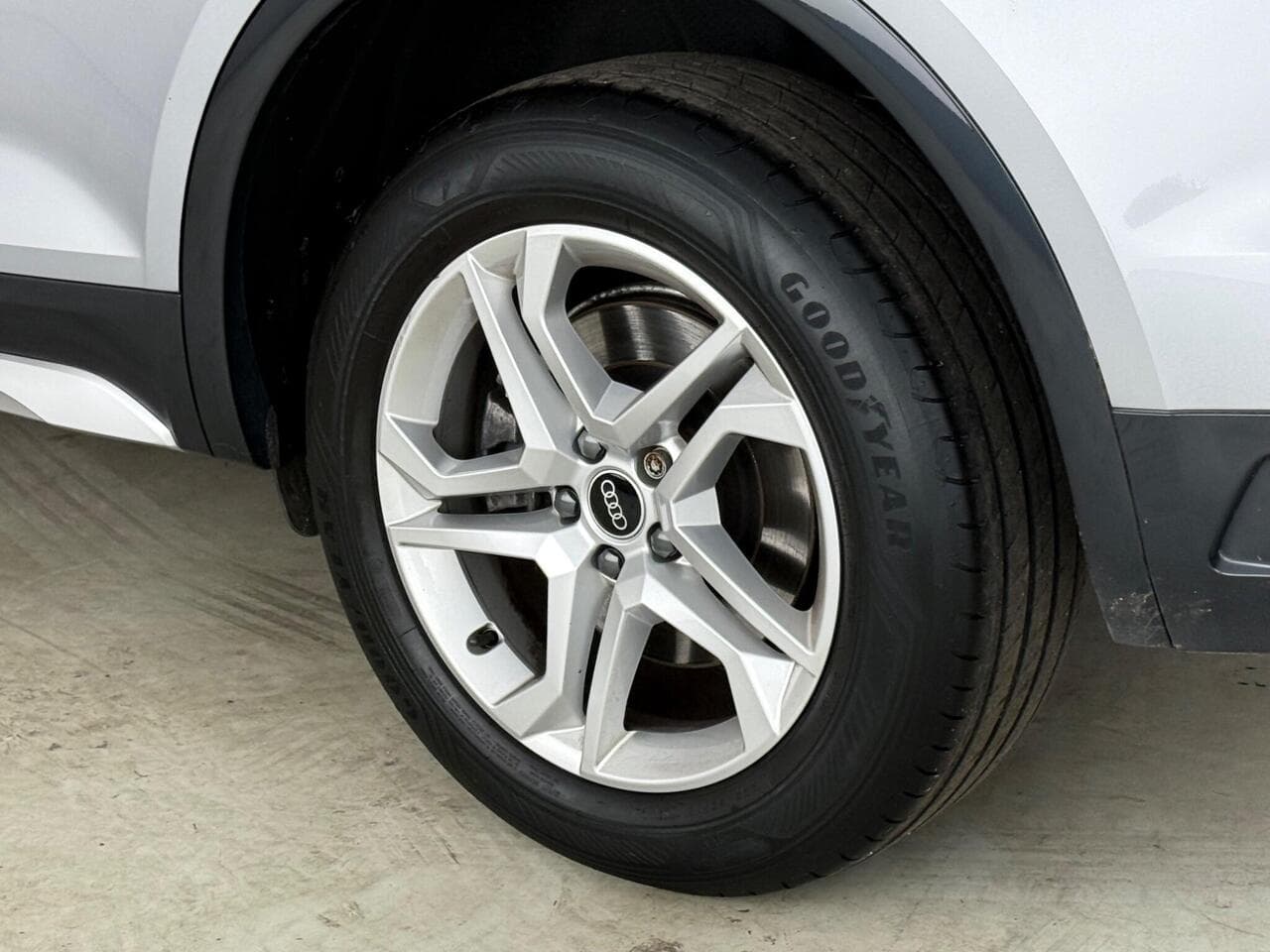 Audi Q5 thumbnail Wheel