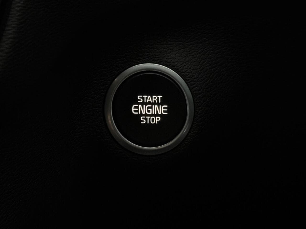 Volvo XC40 thumbnail Promotional Material