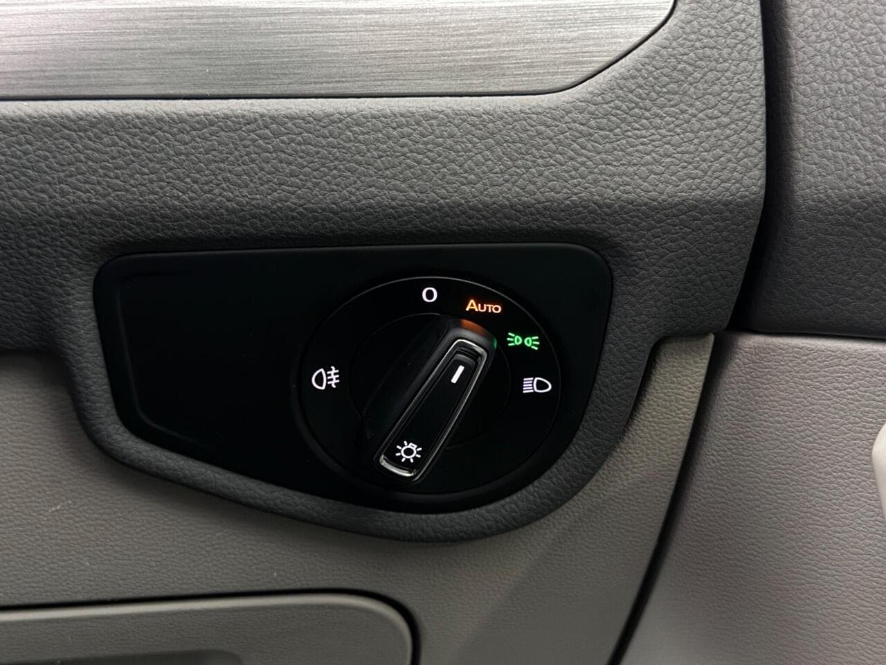 Volkswagen Touran thumbnail Misc Controls