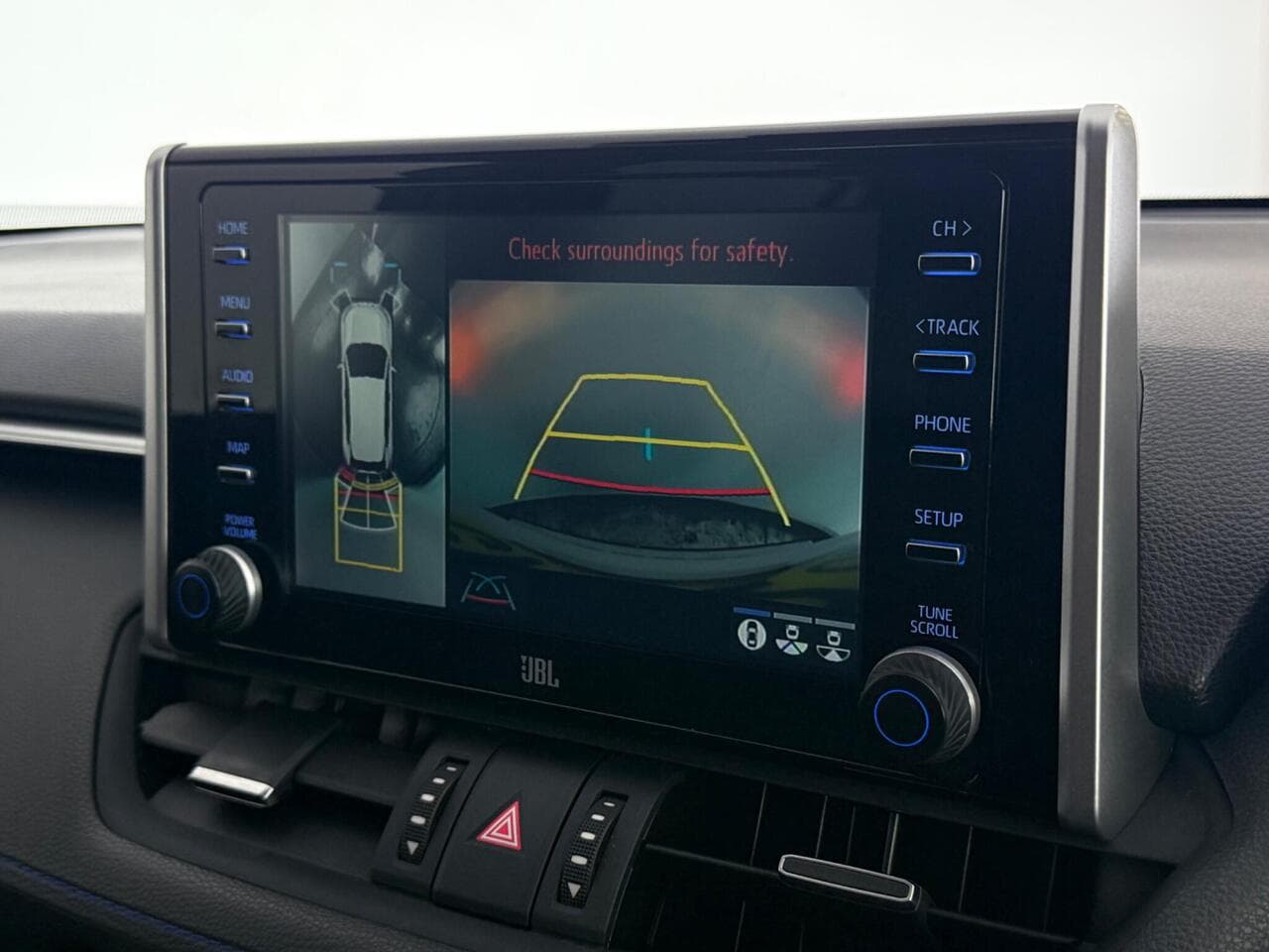 Toyota RAV4 thumbnail Infotainment System