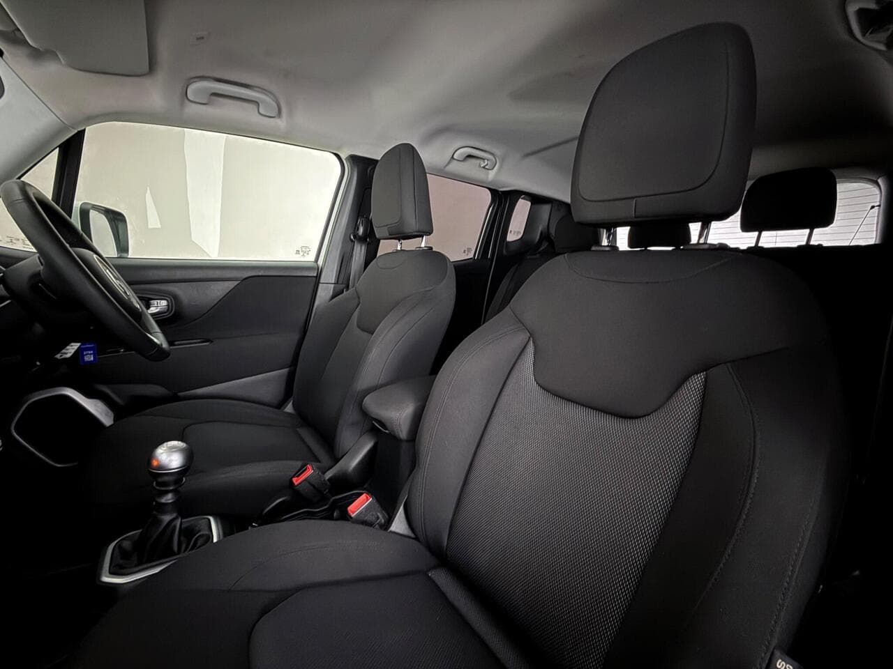 Jeep Renegade thumbnail Seat Front Passenger