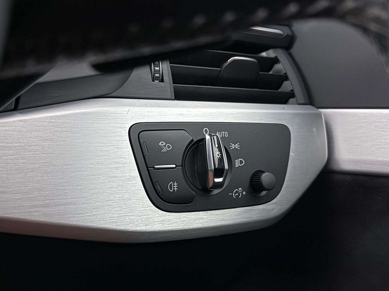 Audi A4 thumbnail Misc Controls