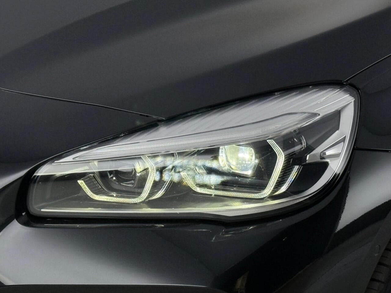 BMW 2 Series Gran Tourer thumbnail Lights Front