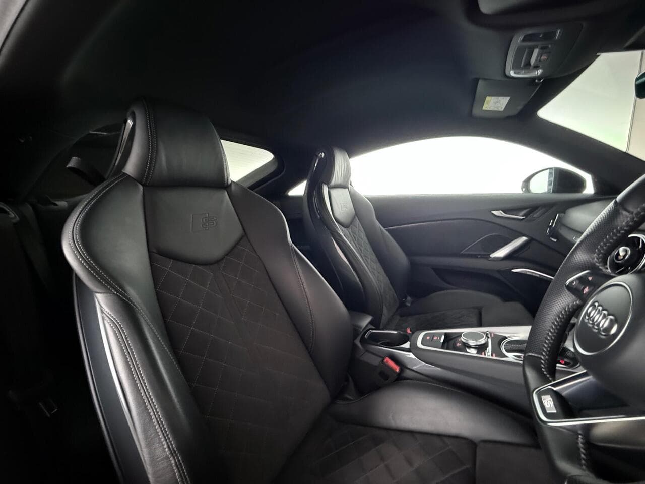 Audi TT thumbnail Seat Driver