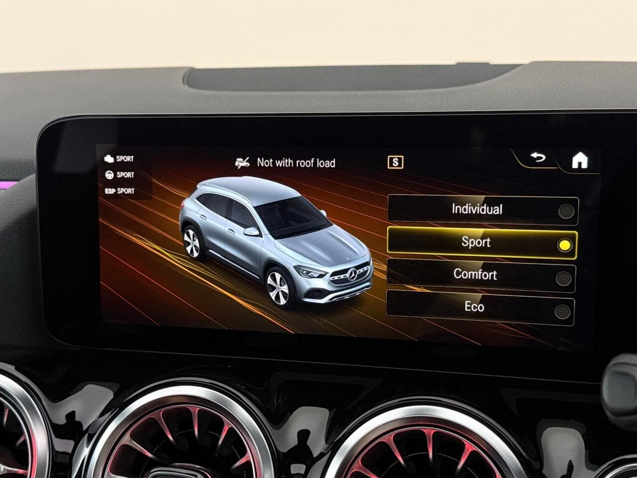 Mercedes-Benz GLA thumbnail Infotainment System