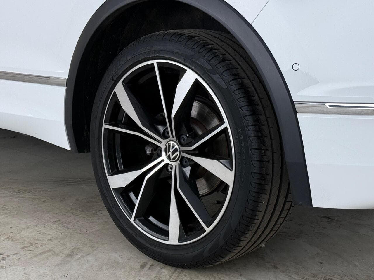 Volkswagen Tiguan thumbnail Wheel