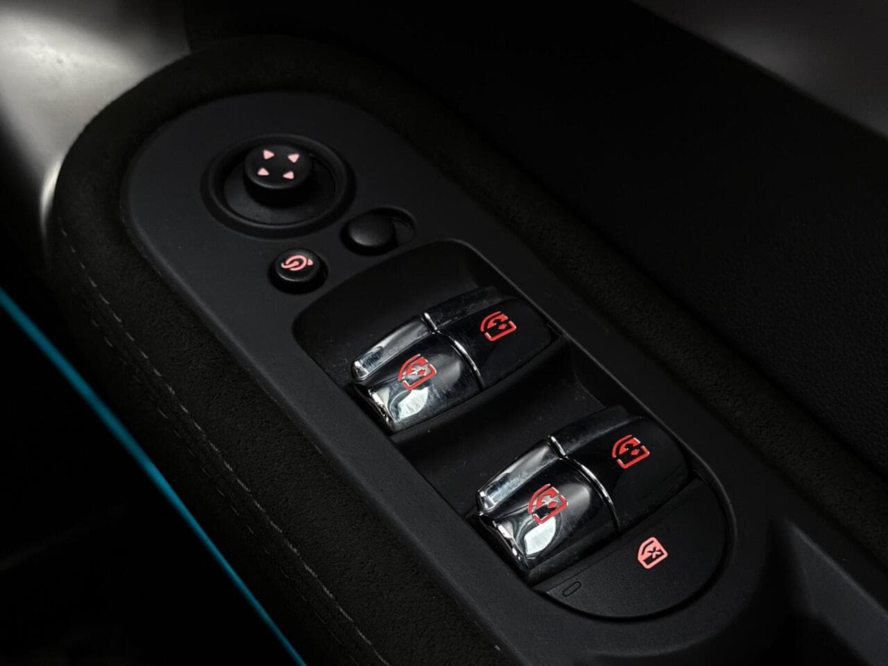 MINI Countryman thumbnail Misc Controls