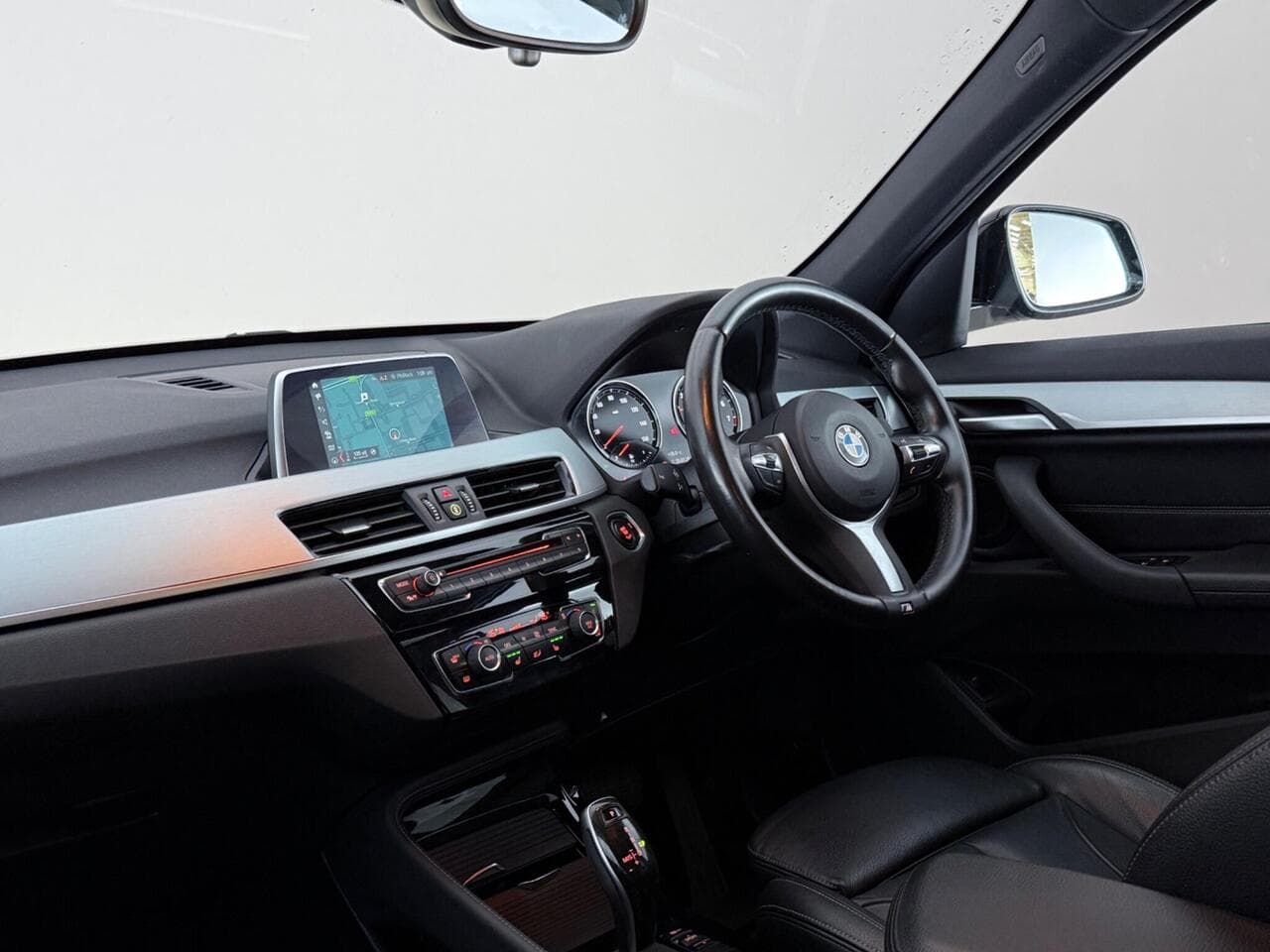 BMW X1 thumbnail Interior Front