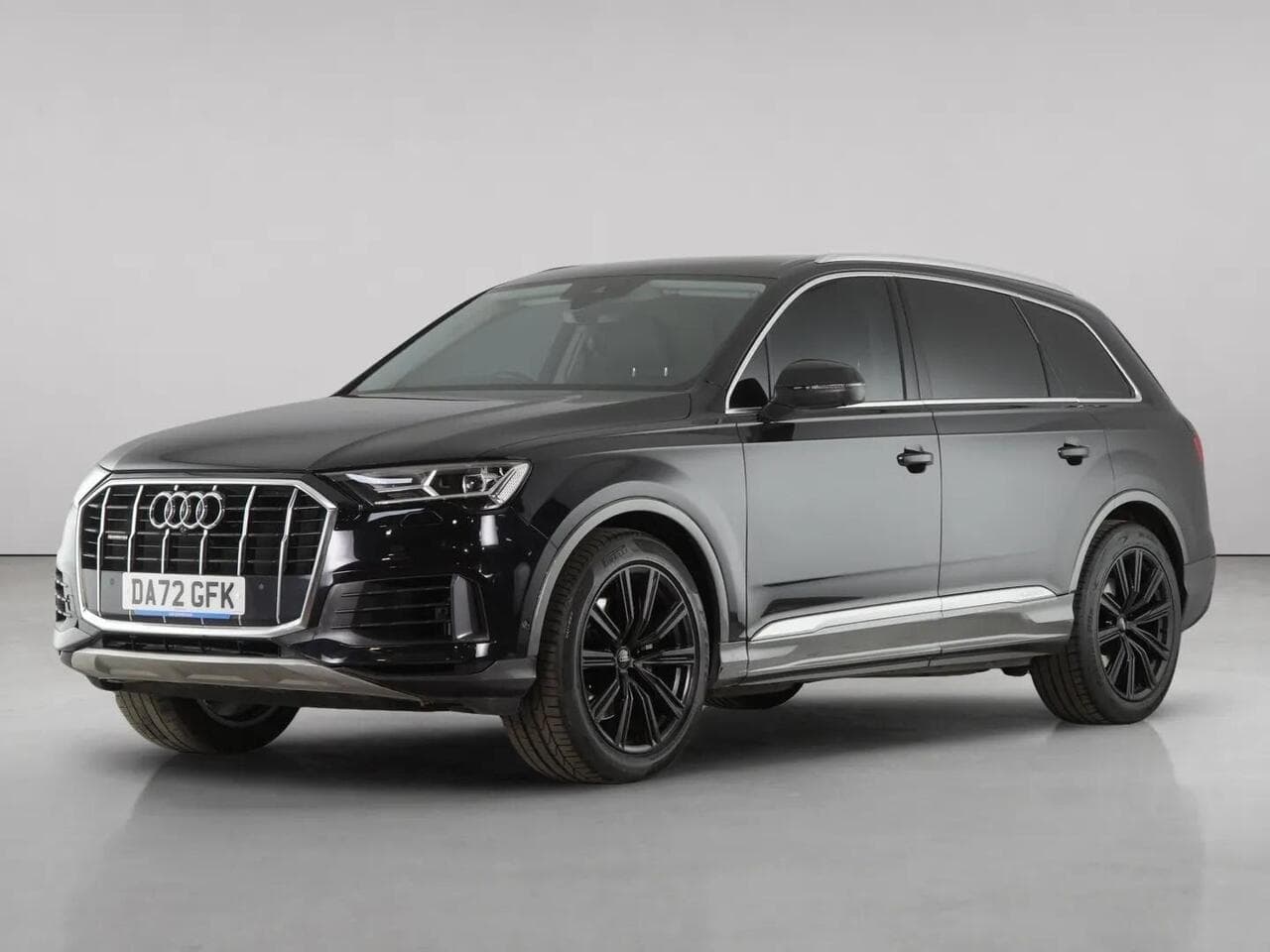 Audi Q7 thumbnail Front Left