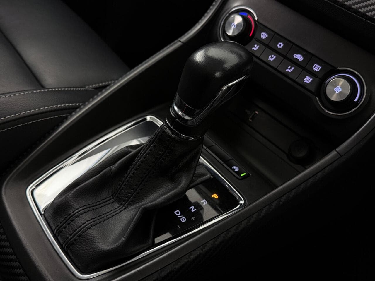 MG MG ZS thumbnail Interior Front