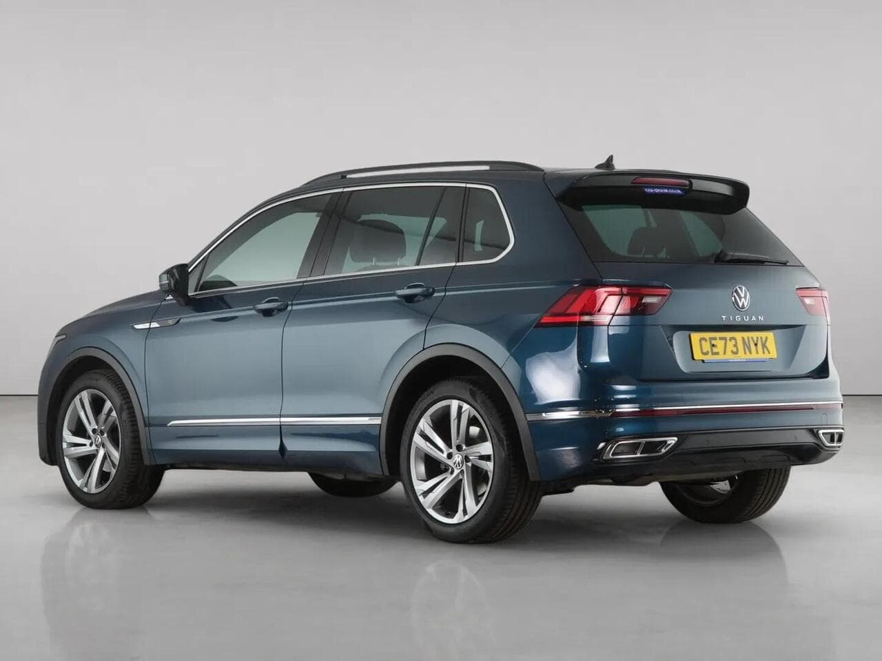 Volkswagen Tiguan thumbnail Rear Left