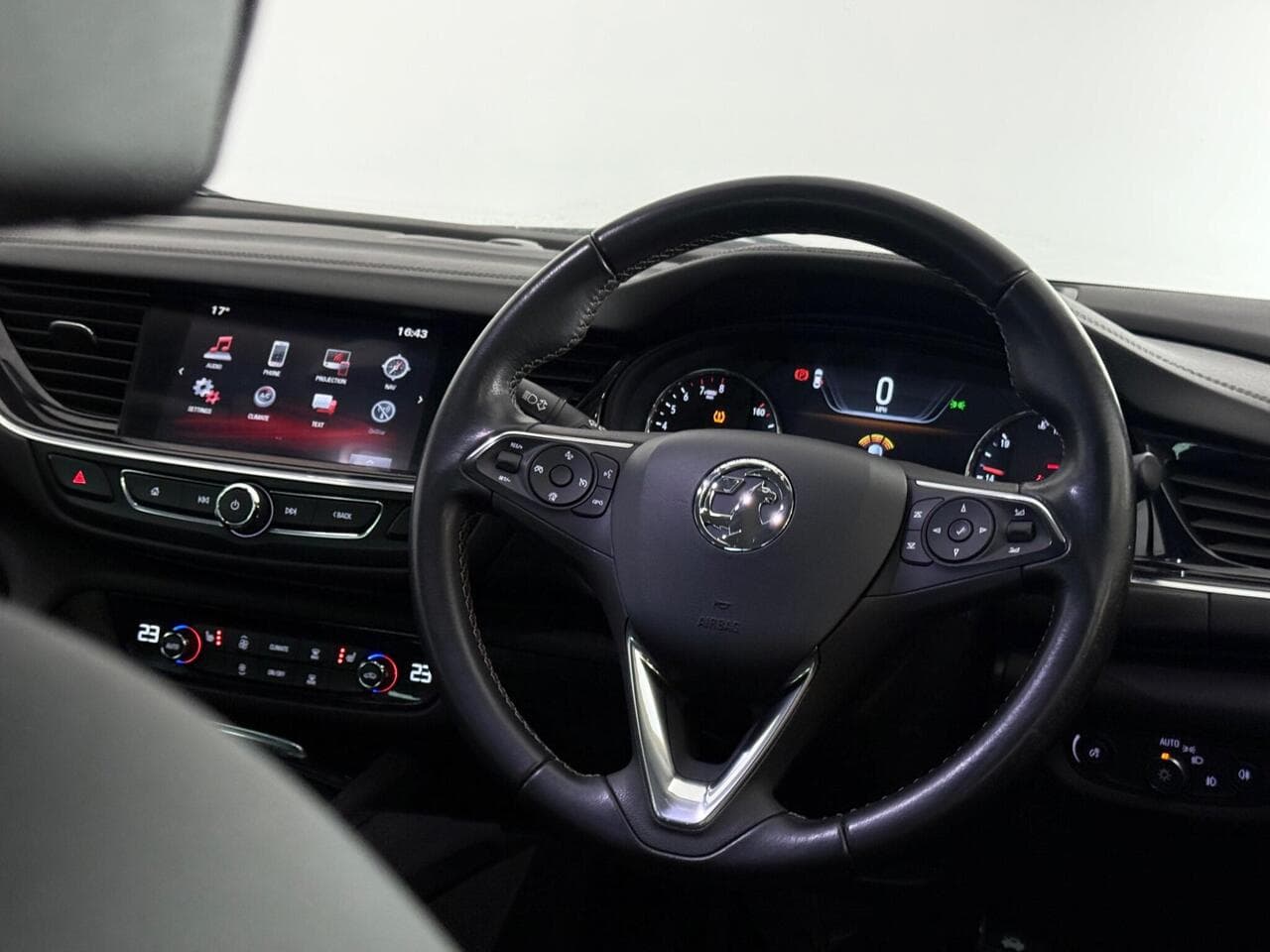 Vauxhall Insignia thumbnail Steering Wheel