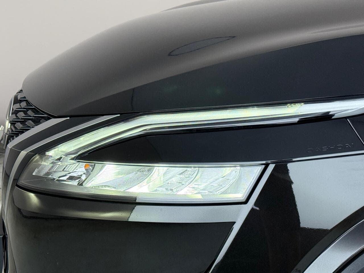 Nissan Qashqai thumbnail Lights Front